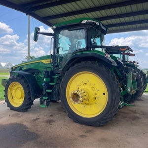 2022 John Deere 8R 250